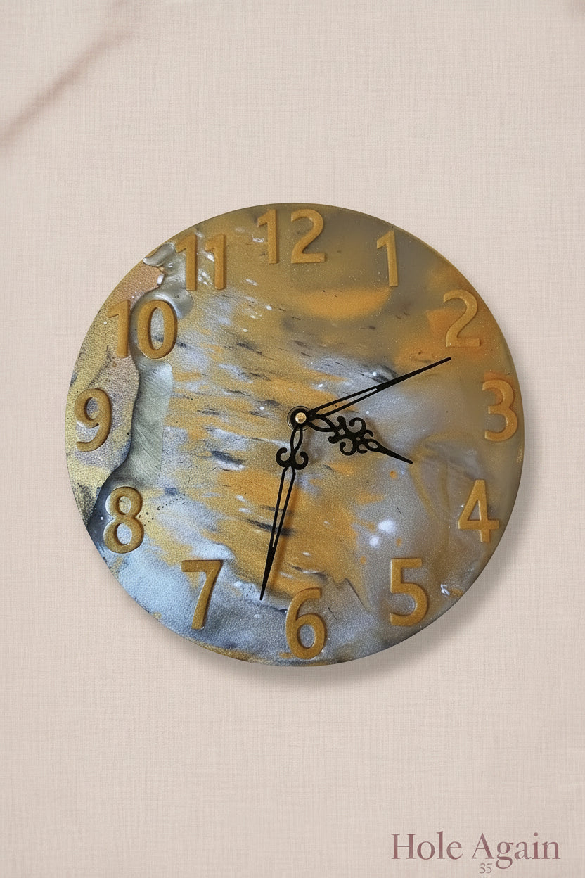 Handcrafted Resin Wall Clock — 26.2 cm